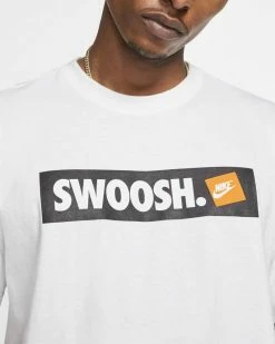 Nike Sportswear Swoosh Tee-shirt Pour Homme -Magasin De Mode ar5027 100 tee shirt nike sportswear blanc pour homme ar5027 100 05