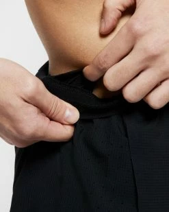 Nike AeroSwift Noir Short De Running Pour Homme -Magasin De Mode cj7840 010 short de running aeroswift 10 cm pour homme cj7840 010 08 1