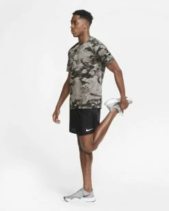Nike Dri-FIT Gris Tee-shirt Pour Homme -Magasin De Mode cu8477 033 t shirt entrainement nike dri fit gris camouflage homme cu8477 033 03