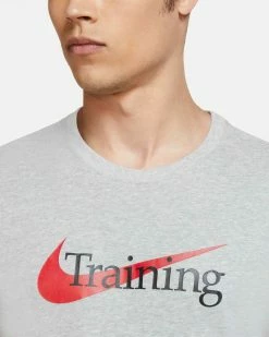 Nike Dri-FIT Gris Tee-shirt De Training Pour Homme 8 Nike Dri-FIT Gris Tee-shirt De Training Pour Homme -Magasin De Mode cz7989 063 t shirt de training swoosh dri fit pour homme cz7989 063 03 2