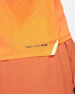 Nike Dri-FIT ADV AeroSwift Débardeur De Running Pour Homme 9 Nike Dri-FIT ADV AeroSwift Débardeur De Running Pour Homme -Magasin De Mode dm4624 803 haut de course aeroswift pour homme dm4624 803 04