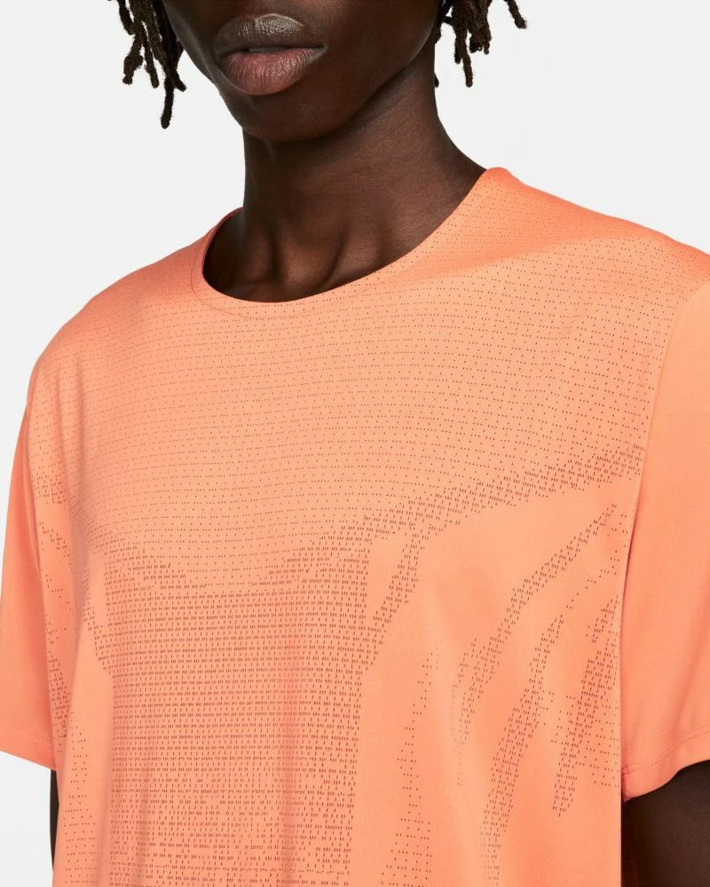 Nike Dri-FIT Trail Rise 365 Orange Tee-shirt De Trail Pour Homme 4 Nike Dri-FIT Trail Rise 365 Orange Tee-shirt De Trail Pour Homme – Image 4