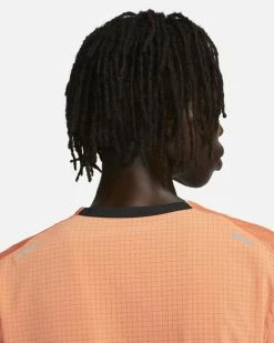 Nike Dri-FIT Trail Rise 365 Tee-shirt De Trail Pour Homme -Magasin De Mode dm4646 871 haut de trail manches courtes nike dri fit rise 365 dm4646 871 05 1