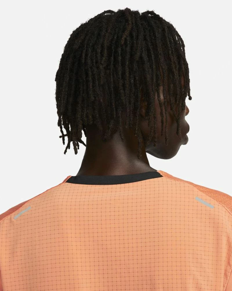 Nike Dri-FIT Trail Rise 365 Orange Tee-shirt De Trail Pour Homme 5 Nike Dri-FIT Trail Rise 365 Orange Tee-shirt De Trail Pour Homme – Image 5