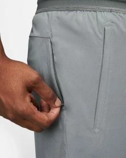 Nike Pro Dri-Fit Flex Vent Max 8in Gris Short De Training Pour Homme -Magasin De Mode dm5950 084 short nike pro dri fit flex vent max gris homme dm5950 084 06