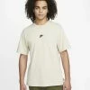 Nike Sportswear Premium Essentials Marron Tee-shirt Pour Homme