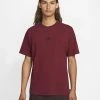 Nike Sportswear Premium Essentials Rouge Foncé Tee-shirt Pour Homme