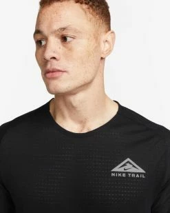 Nike Dri-FIT Trail Solar Chase Tee-shirt De Trail Pour Homme -Magasin De Mode dv9305 010 tee shirt nike dri fit trail solar chase pour homme dv9305 010 03