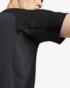 Nike Dri-FIT Trail Solar Chase Noir Tee-shirt De Trail Pour Homme -Magasin De Mode dv9305 010 tee shirt nike dri fit trail solar chase pour homme dv9305 010 06 1