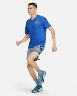 Nike Dri-FIT Trail Solar Chase Bleu Tee-shirt De Trail Pour Homme -Magasin De Mode dv9305 405 tee shirt nike dri fit trail solar chase pour homme dv9305 405 07