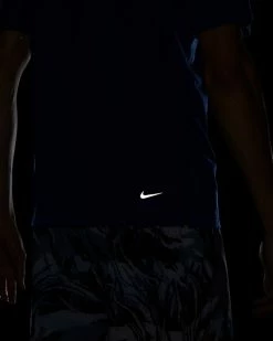 Nike Dri-FIT Trail Solar Chase Bleu Tee-shirt De Trail Pour Homme -Magasin De Mode dv9305 405 tee shirt nike dri fit trail solar chase pour homme dv9305 405 09