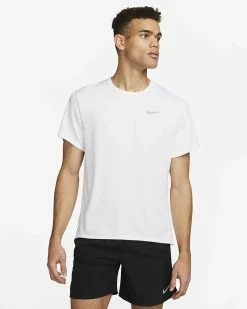 Nike Dri-Fit UV Miler Blanc Tee-shirt De Running Pour Homme