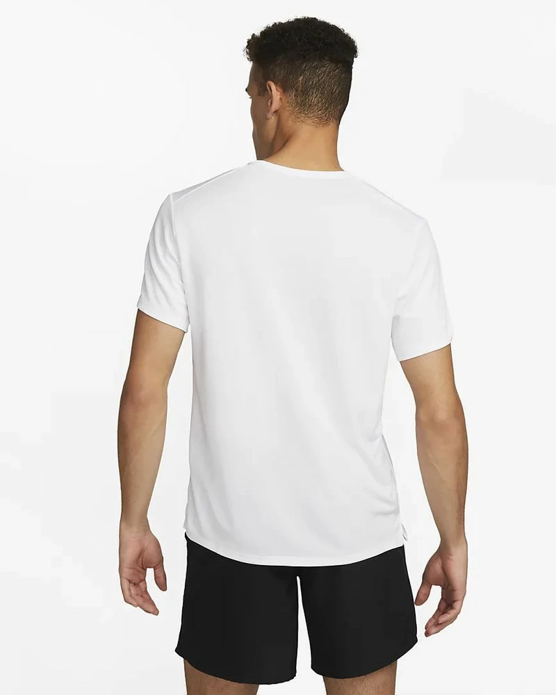 Nike Dri-Fit UV Miler Blanc Tee-shirt De Running Pour Homme 2 Nike Dri-Fit UV Miler Blanc Tee-shirt De Running Pour Homme – Image 2