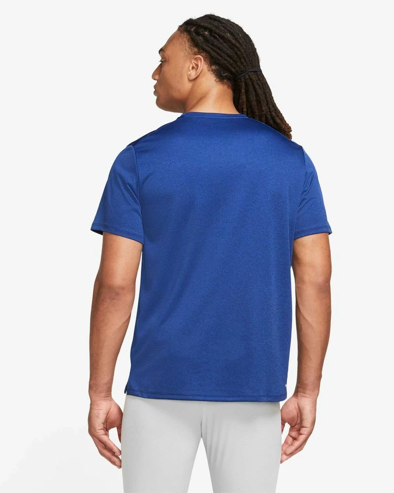 Nike Dri-Fit UV Miler Bleu Tee-shirt De Running Pour Homme 2 Nike Dri-Fit UV Miler Bleu Tee-shirt De Running Pour Homme – Image 2