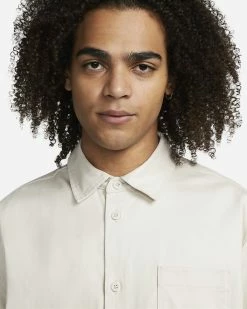 Nike Club Beige Chemise Pour Homme -Magasin De Mode dx0898 104 haut nike club pour homme dqx0898 104 03