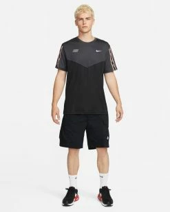 Nike Sportswear Repeat Tee-shirt Pour Homme -Magasin De Mode dx2301 010 tee shirt nike sportswear repeat noir pour homme dx2301 010 04